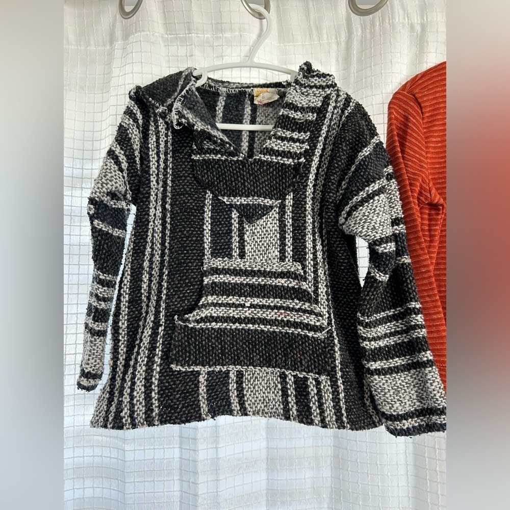 Kids Tops - Picture 3 of 6